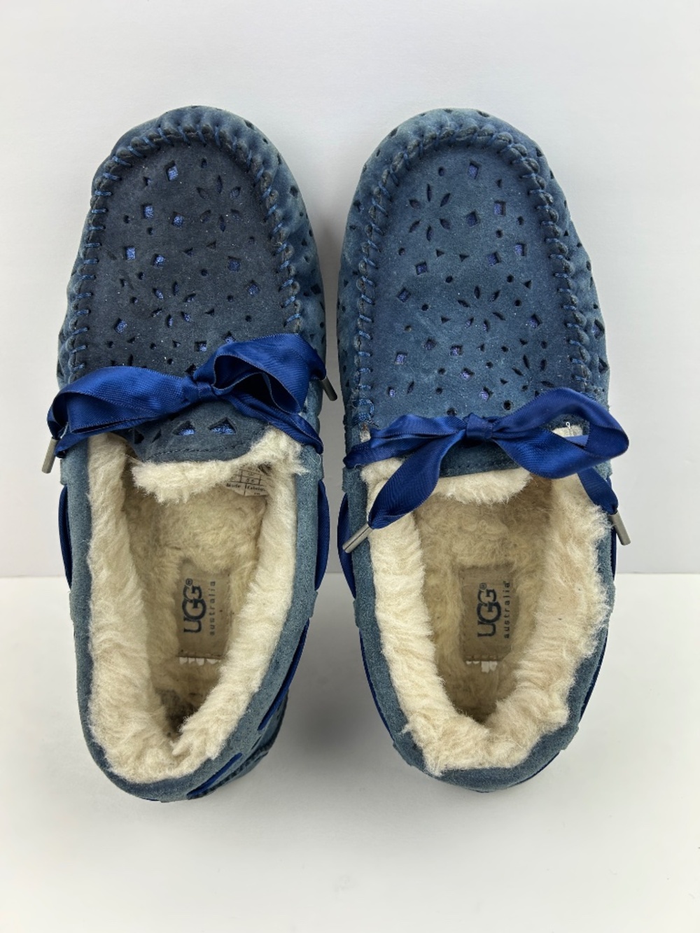 UGG Dakota Moccasin Slippers Women's Size 8 Dark Blue Suede Shearling Lining